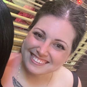 Meet your Posher, Hillary